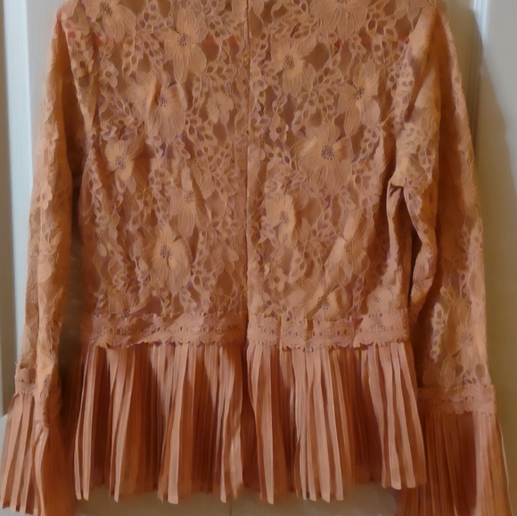 A. Calin By Flying Tomato Size Medium Lace Woman's Long Sleeve - Picture 6 of 7
